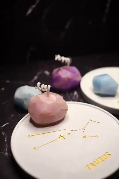 Zodiac Aroma Plate + Gemstone Candle Making Workshop - We Candle It London